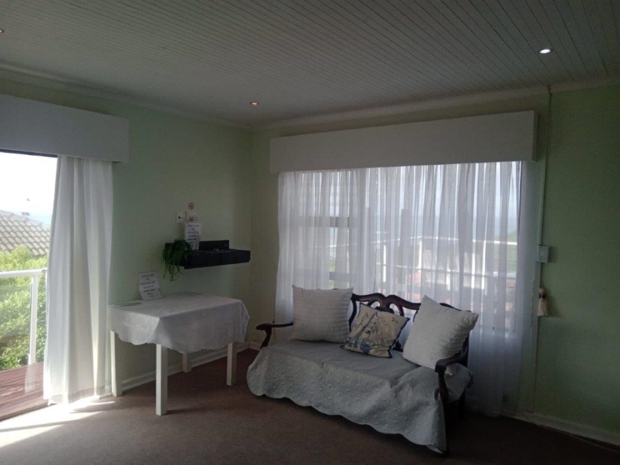 5 Bedroom Property for Sale in Paradise Beach Eastern Cape